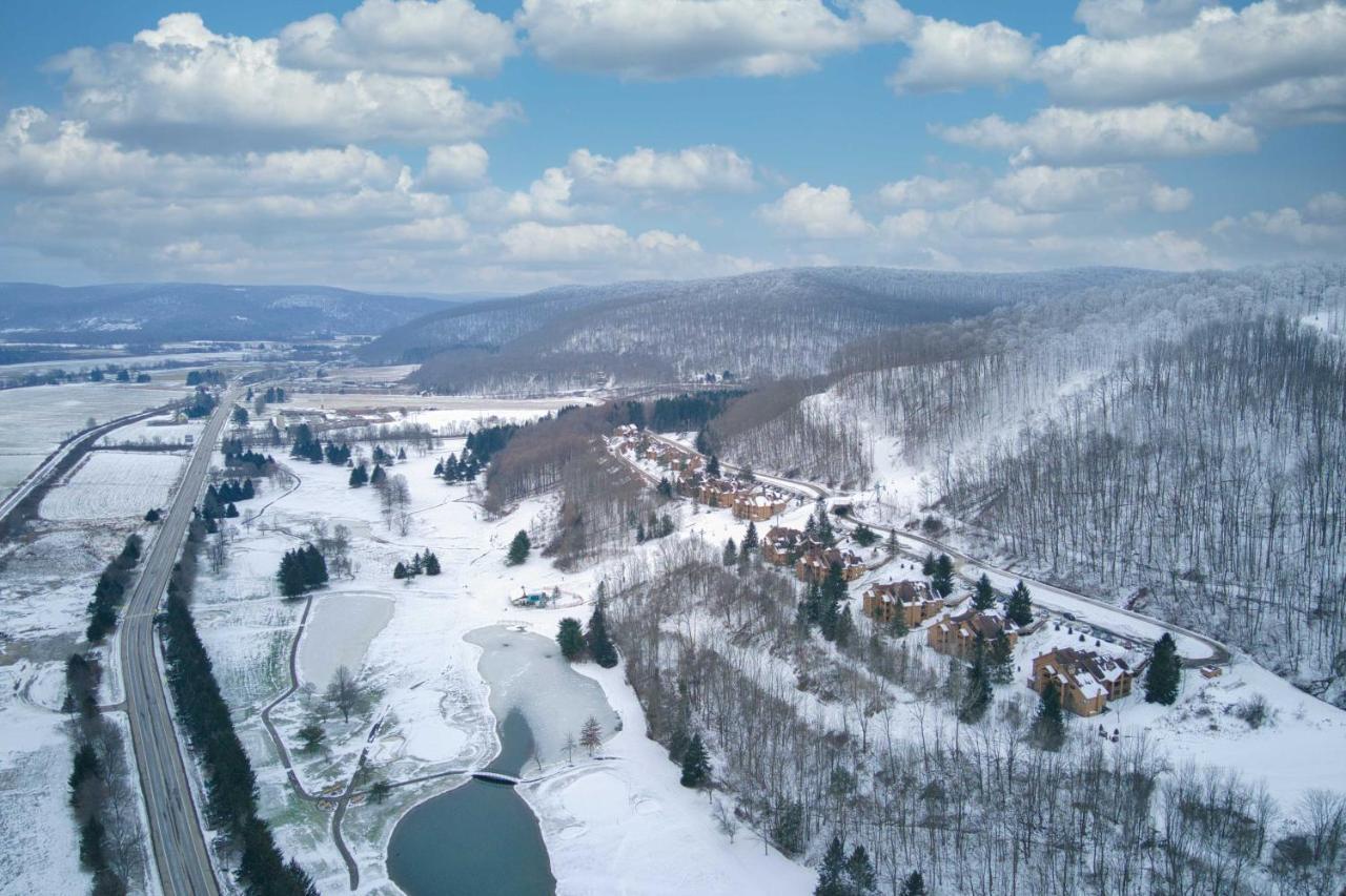 Ski-Inandout And Golf Condo With Aandc At Holiday Valley! Ellicottville Exteriér fotografie